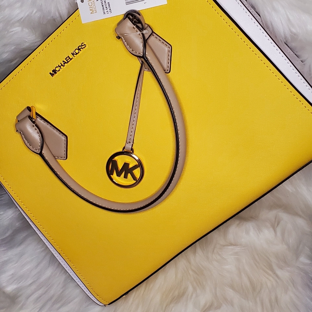 Handbags - Picture 5 of 6
